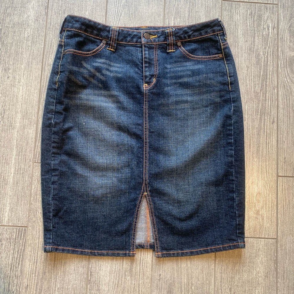 Apt 9 denim pencil skirt with small front slit Size 10